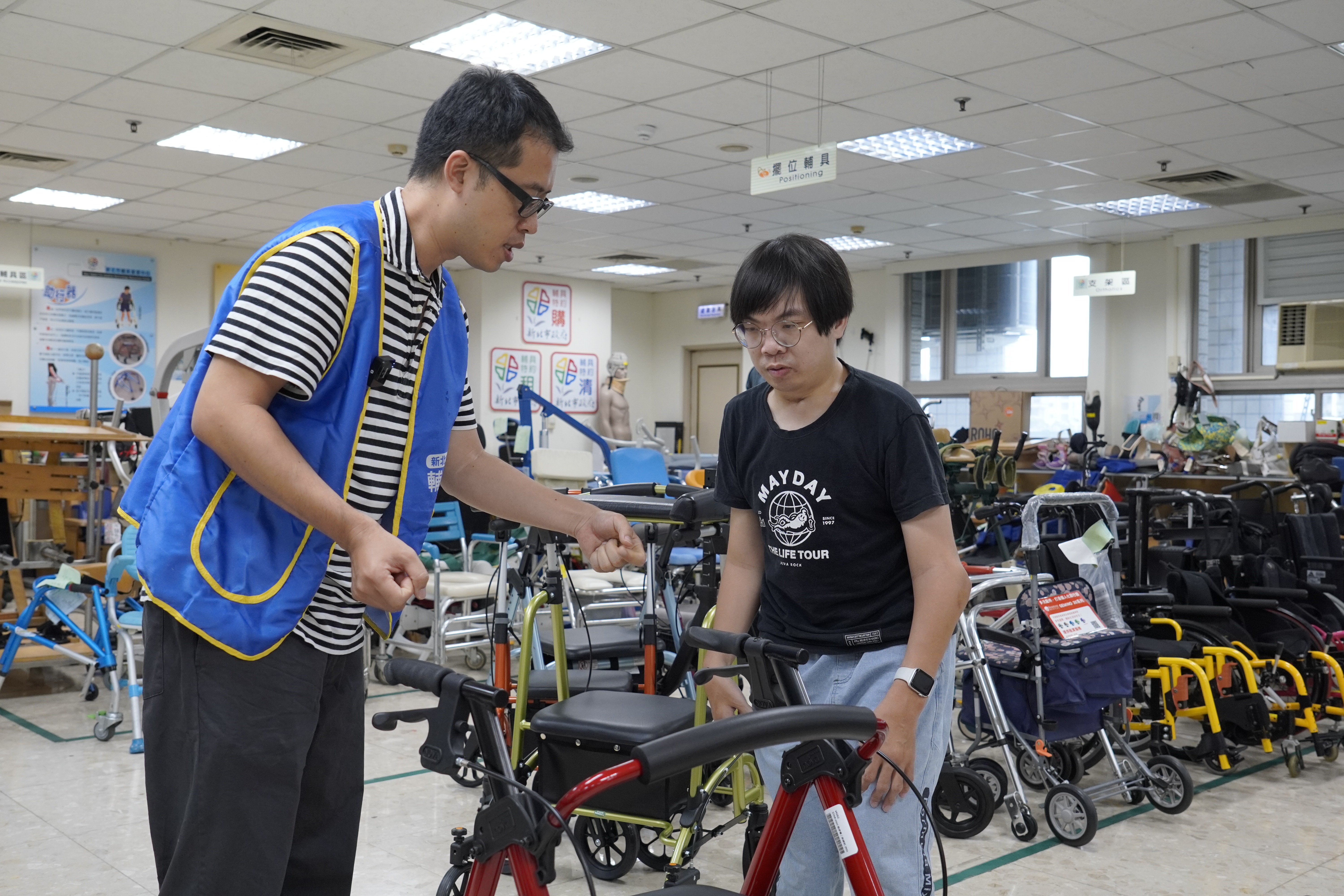  有「點子王」之稱的徐麒晏 教民眾如何正確的操作輔具